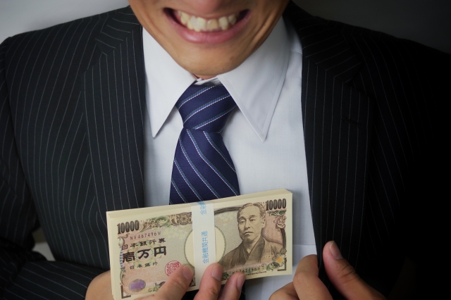 ヤミ金業者は金をせしめてほくそ笑む。阪南市の弁護士や司法書士に無料相談する